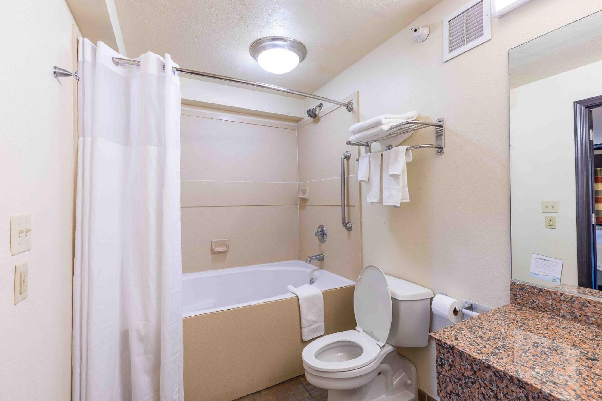 Days Inn By Wyndham Oklahoma City/Moore Экстерьер фото