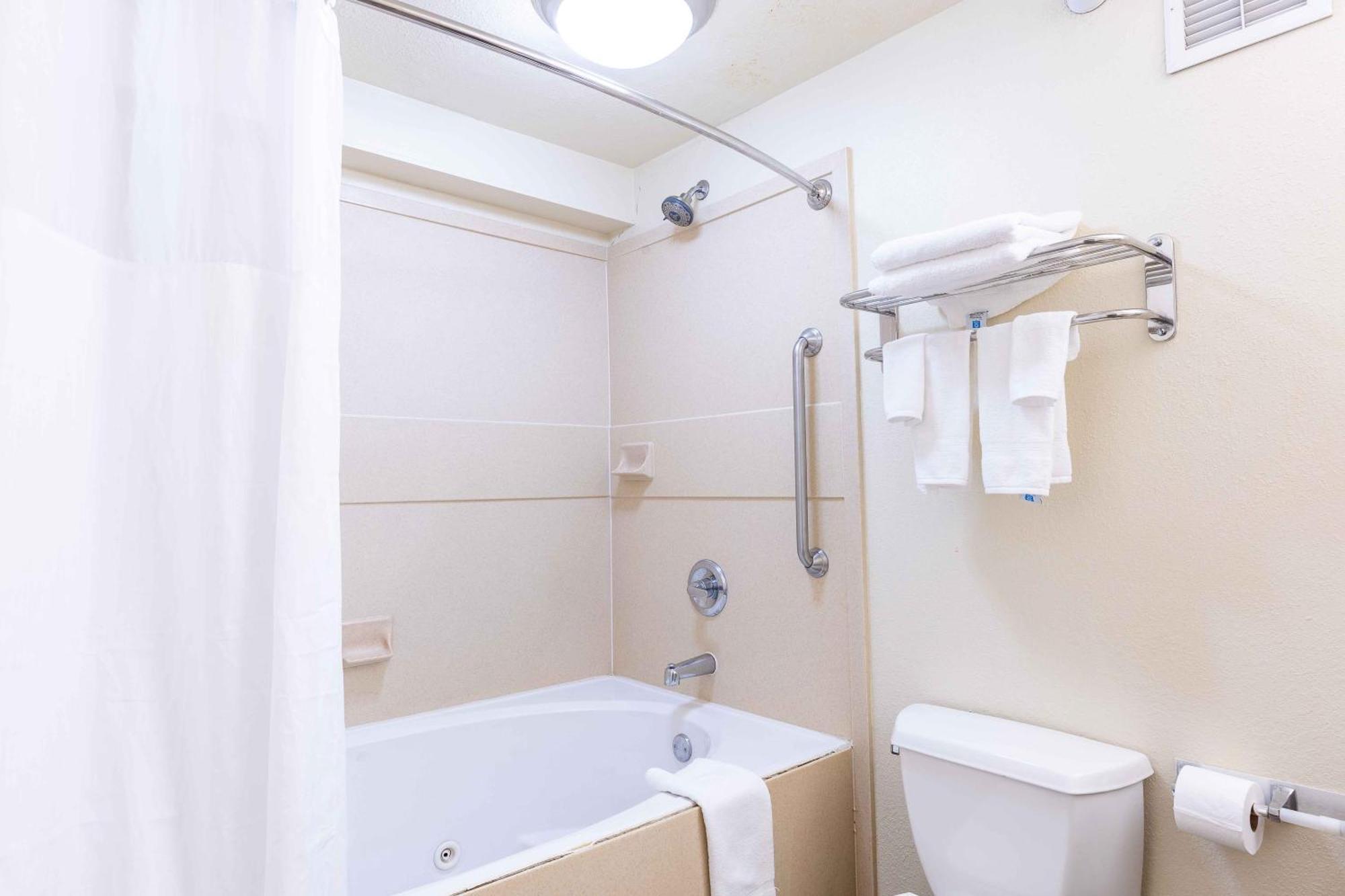 Days Inn By Wyndham Oklahoma City/Moore Экстерьер фото
